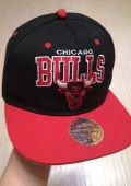 Первая покупка кепки. Chicago Bulls NBA - Mitchell & Ness