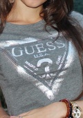 футболка guess
